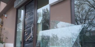 Rompono la vetrina e rubano in gelateria: strappata la cassa con all’interno 600 euro