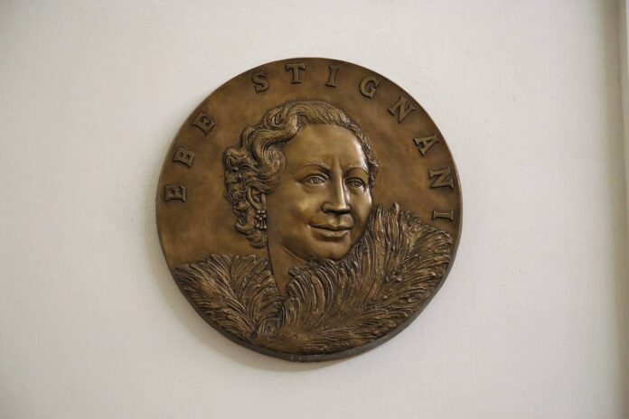 medaglione Ebe Stignani al Ridotto