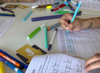 Ricamare alfabeti: al Museo Classis un laboratorio che coniuga scrittura e ricamo