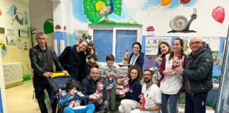 Doni ai bimbi della Pediatria di Ravenna dal Crald aziendale Ravenna di Ausl Romagna ed dai Vigili del Fuoco