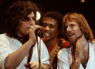 Nero a metà: il regista Stefano Senardi presenta a Faenza il documentario su Pino Daniele