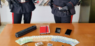 Arrestati due spacciatori: avevano occupato abusivamente un’abitazione