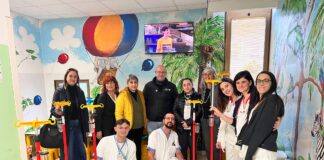 Nuove coloratissime aste porta flebo alla Pediatria di Ravenna