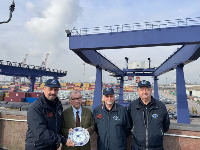 245e296b-575c-4a24-8151-642ff1bc2d08