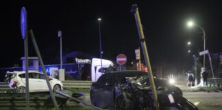 Violento tamponamento sulla Romea Dir tra due auto. Un ferito