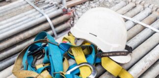 Ravenna in Comune: “Lavoro, la normalità della caduta”