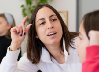 Nelle biblioteche del territorio letture ad alta voce in lingua madre e nella lingua dei segni per bambini