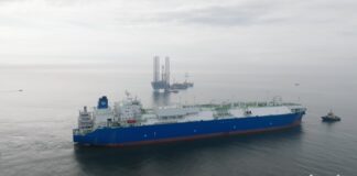 La nave rigassificatrice BW Singapore ha ormeggiato al largo di Ravenna