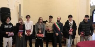 13 neodiciottenni hanno ricevuto ieri la cittadinanza italiana. La cerimonia in Comune