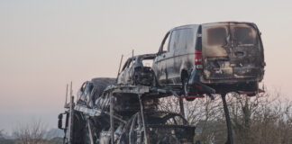 Bisarca a fuoco: chiusa l’E45