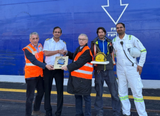 La linea di navigazione Cosco scala TCR: ieri la prima nave