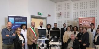 Donati un ecografo e un rems alla Reumatologia di Ravenna da Amrer e Anipi