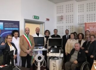 Donati un ecografo e un rems alla Reumatologia di Ravenna da Amrer e Anipi