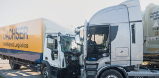 Frontale fra camion alle Bassette: un ferito trasportato in gravi condizioni al Bufalini