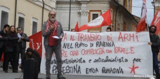“Basta transito di armi dal porto di Ravenna”: presidio in Piazza del Popolo