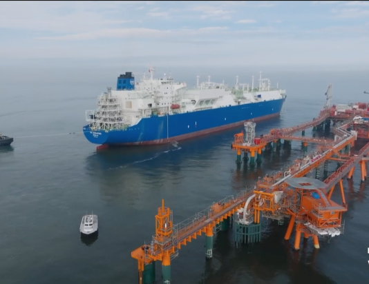 Gas russo al rigassificatore di Ravenna. Il sindaco: “Il Comune era all’oscuro”