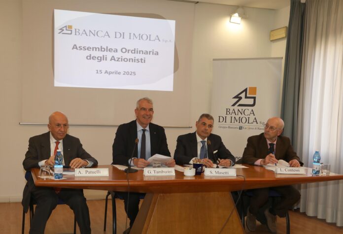 15–04-2025-imola assemblea banca di imola del gruppo bancario la cassa di ravenna spa - presidente della banca di imola giovanni tamburini , il presidente del gruppo bancario antonio patuelli , il direttore della banca di imola sebastiano masetti e luci