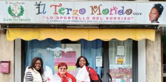 La Croce Rossa dona uova di Pasqua allo Sportello del Sorriso