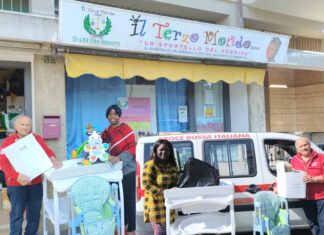 Fasciatoio, seggiolone e giocattoli per la prima infanzia donati allo Sportello del Sorriso