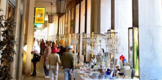 I banchi della Mostra Mercato dell’Antiquariato e dell’Artigianato “Città di Ravenna” aperti in Centro Storico sabato 19, Pasqua e Pasquetta