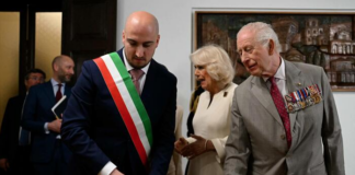 80 anni dalla Liberazione: i reali incontrano le associazioni di partigiani e donano al sindaco una foto del 1945