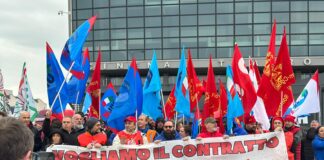 Metalmeccanici in sciopero il 29 aprile. Nuovo presidio di fronte alla sede di Confindustria in via Barbiani a Ravenna