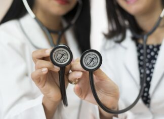 Disturbi urinari femminili: quando rivolgersi al medico e quali soluzioni valutare