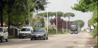 Via Malpighi. La segnalazione dei lavoratori: troppe buche