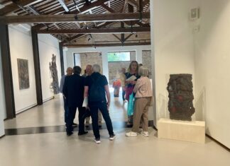 Fondazione Sabe per l’Arte di Ravenna: Confronto tra gli artisti Raccagni e Sartelli alla conferenza di Luca Maggio