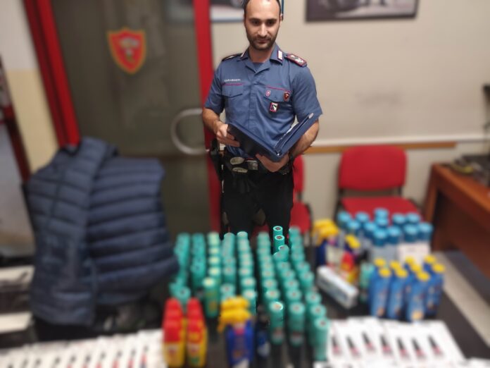 Norm Lugo con prodotti