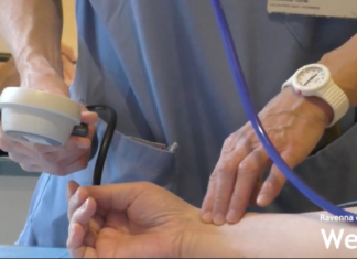 Un pomeriggio in piazza dedicato alla prevenzione con medici e infermieri dell’ospedale