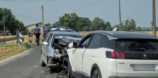 Russi: pauroso frontale fra due auto, ma fortunatamente nessun ferito grave