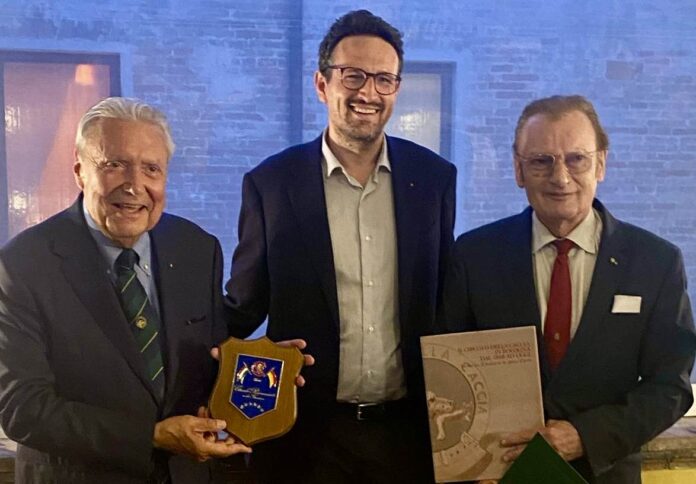 3C012405-D2FB-47E9-8761-9912B4F0E9CC