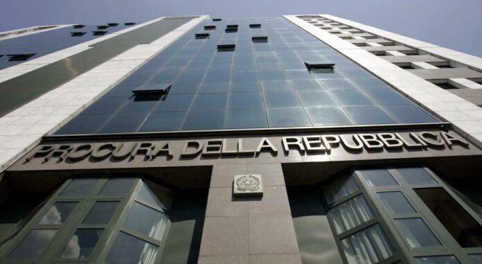 8667661_19165612_procura_di_napoli_