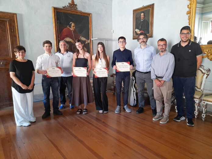 Consegna borse di studio scuola Malerbi 2025 (6)