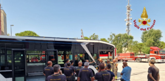 Nuovo bus elettrico in servizio a Ravenna: incontro fra Start Romagna e Vigili del Fuoco