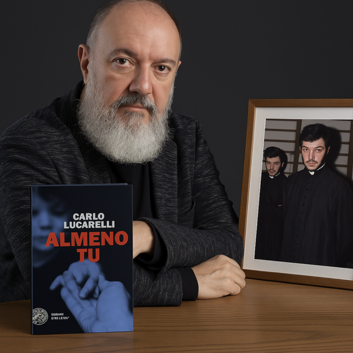 carlo lucarelli e copertina libro