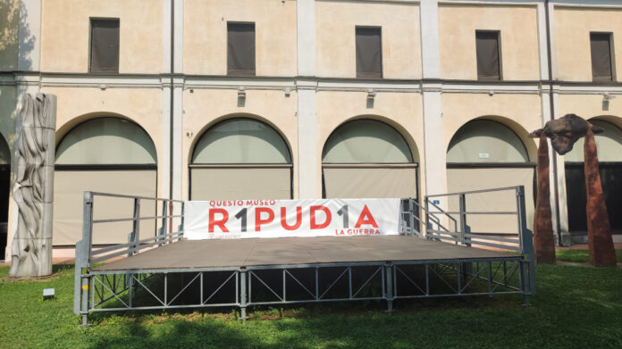 foto_affissione_manifesto