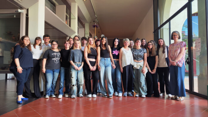 foto_di_gruppo_con_tutti_i_ragazzi