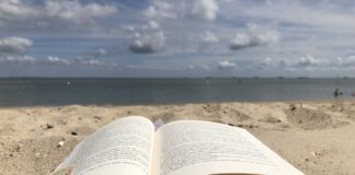 “Una spiaggia che legge è una bella storia”, promuovere la lettura in riva al mare