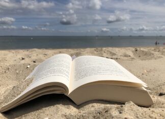“Una spiaggia che legge è una bella storia”, promuovere la lettura in riva al mare