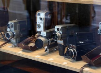 Macchine fotografiche e da presa: nuova mostra al Private Banking della Cassa