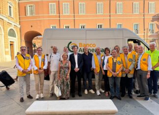 Un furgone refrigerato per il Banco Alimentare donato dai Lions in memoria di Romano Venturi