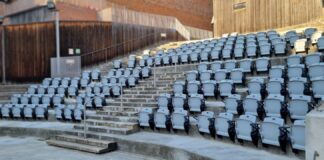 A Brisighella 150 sedie “ecologiche” per l’arena all’aperto: prosegue la riqualificazione di via Spada