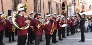 Concerto della Banda Musicale Cittadina di Ravenna per la Festa del Patrono: una serata di jazz, tradizione e interazione con il pubblico