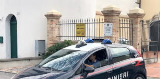 Evade dai domiciliari: arrestato 23enne. Rintracciato un uomo condannato per rapina e lesioni
