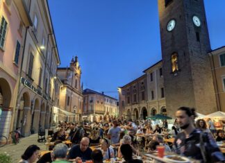 Bagnacavallo: Piazza della Libertà ha accolto la Cena dei Popoli 2025