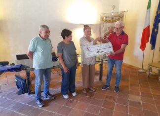 La donazione della Cicloturistica Baracca all’associazione Alzheimer