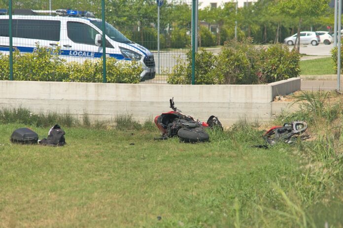 f6879c0f-c574-4c1b-ad06-dd6c4ca2c972