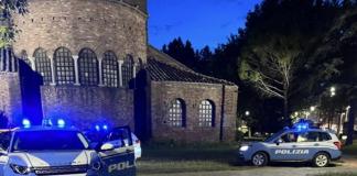 Ravenna, controlli a tappeto della Polizia: denunce, sanzioni e un arresto per droga ai Giardini Speyer